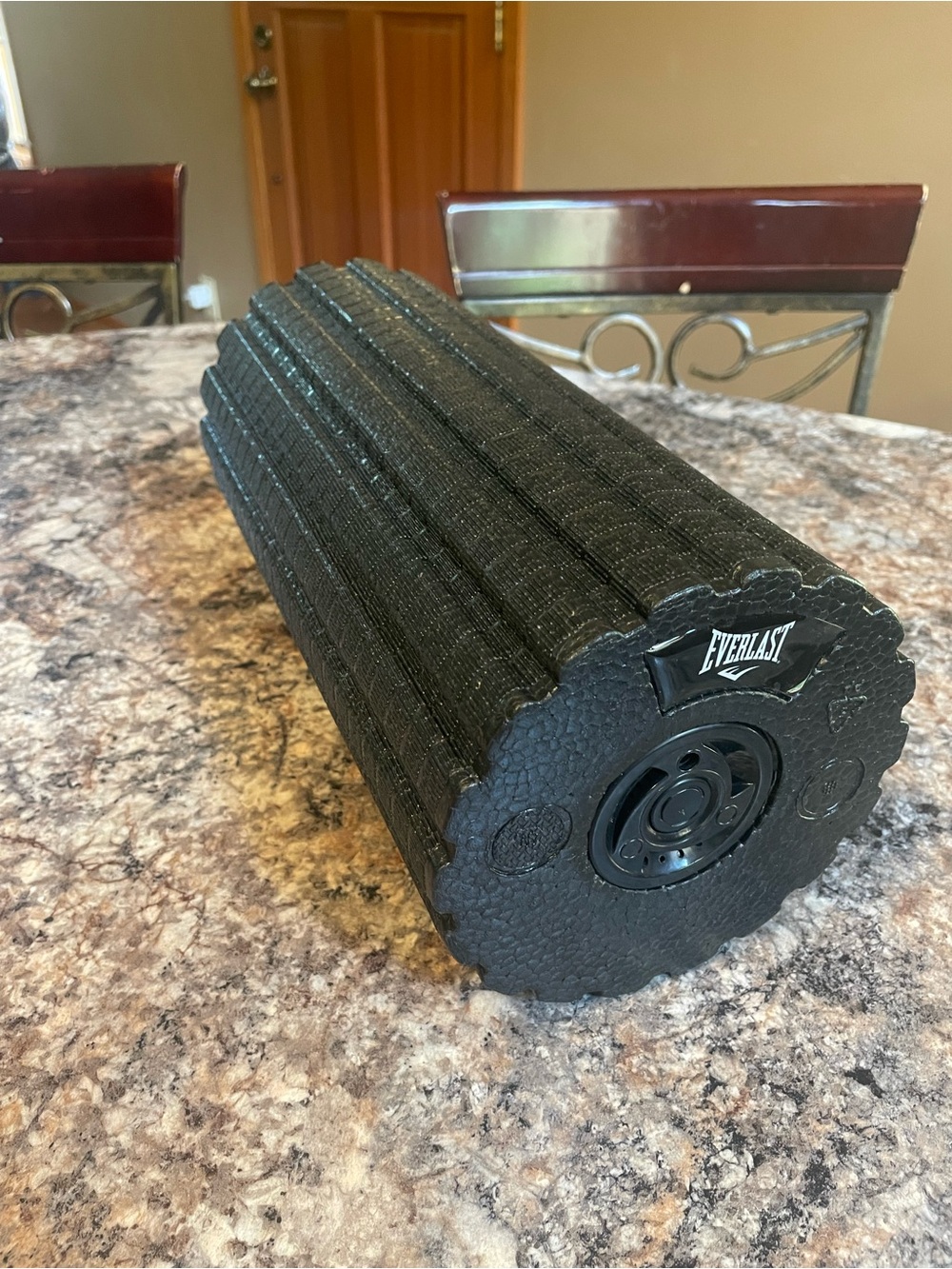 Everlast Vibrating Foam Roller Muscle Recovery Massager